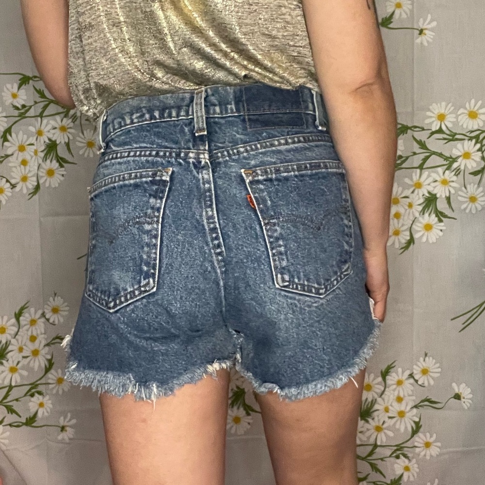 Vintage 90s 501 Levi’s orange tab cut off denim high waisted mom shorts - Picture 3 of 8